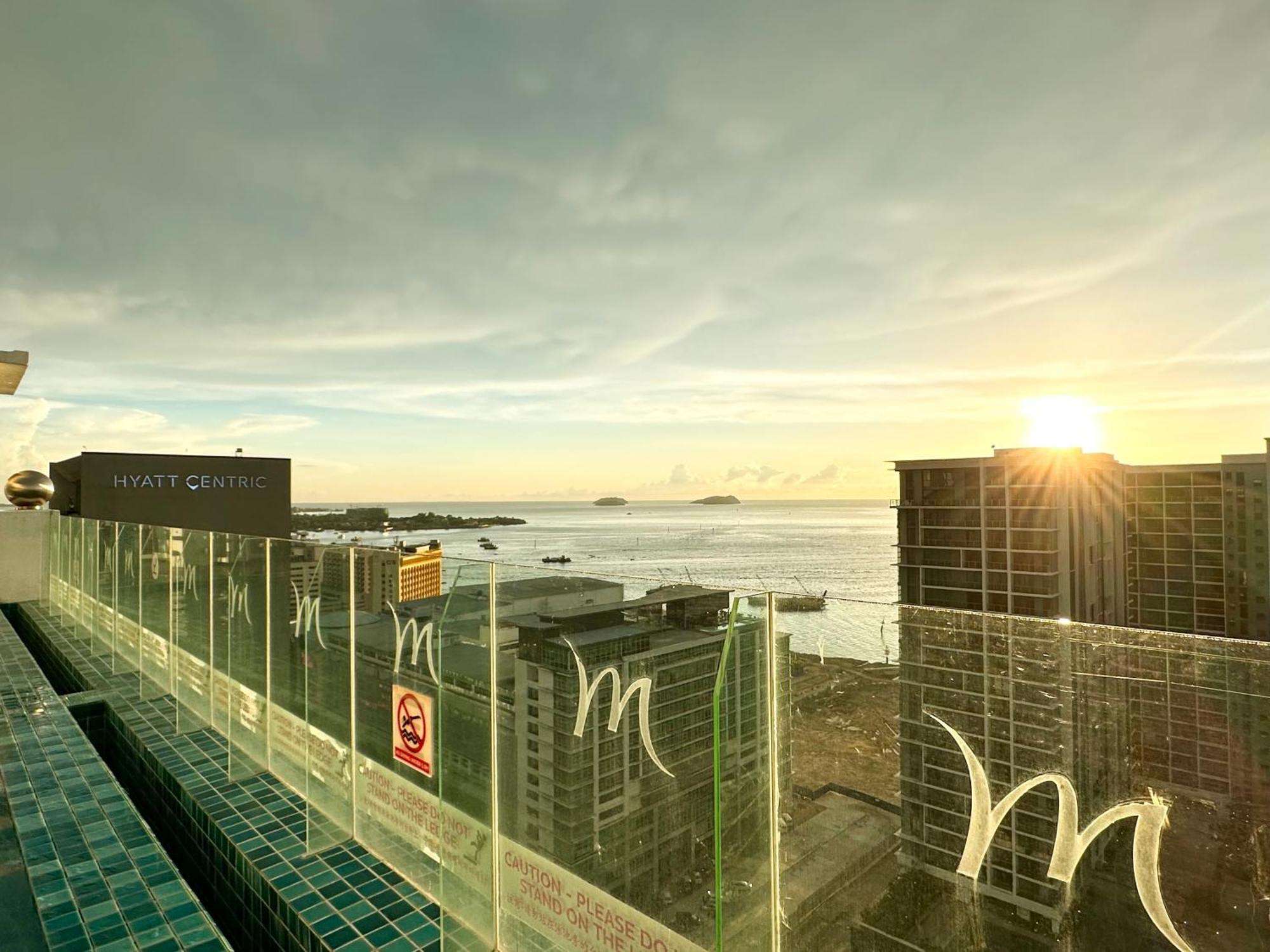 M Centro City Centre @ Gaya Street By Sunset Seaview Vacation Condos Кота-Кінабалу Екстер'єр фото